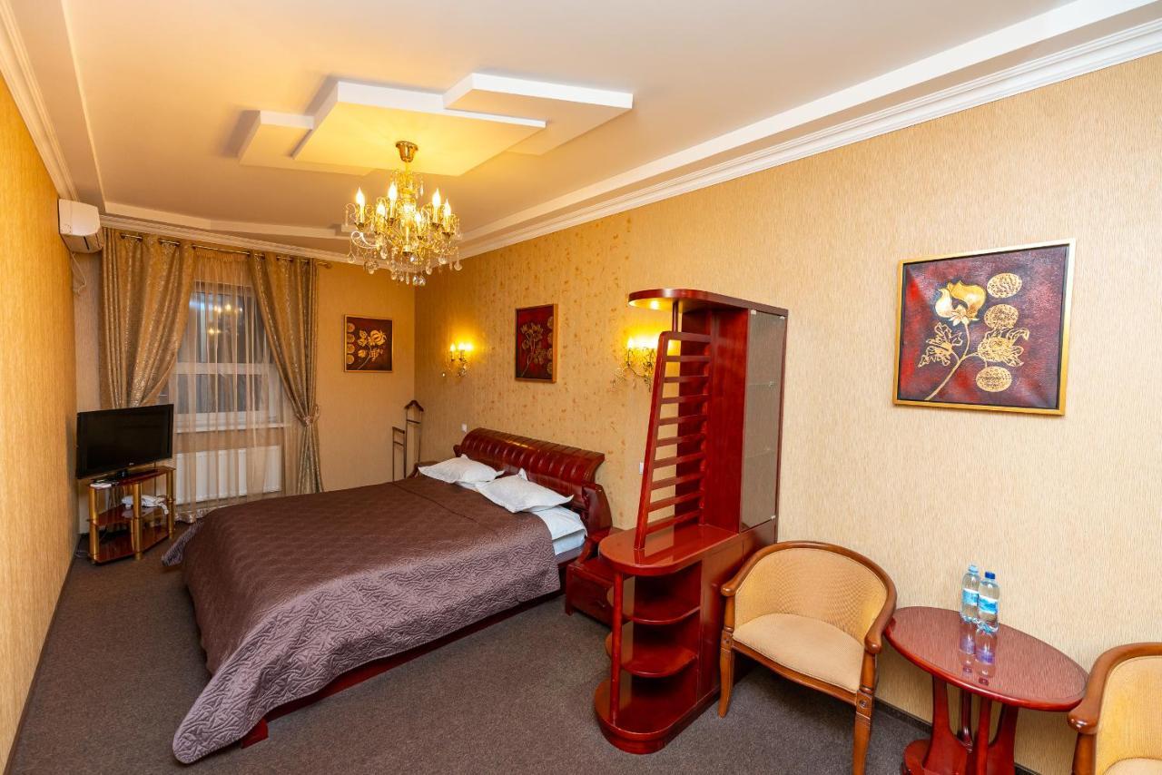 Sunrise Park Hotel Zaporizhia Esterno foto