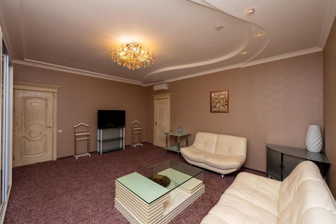 Sunrise Park Hotel Zaporizhia Esterno foto