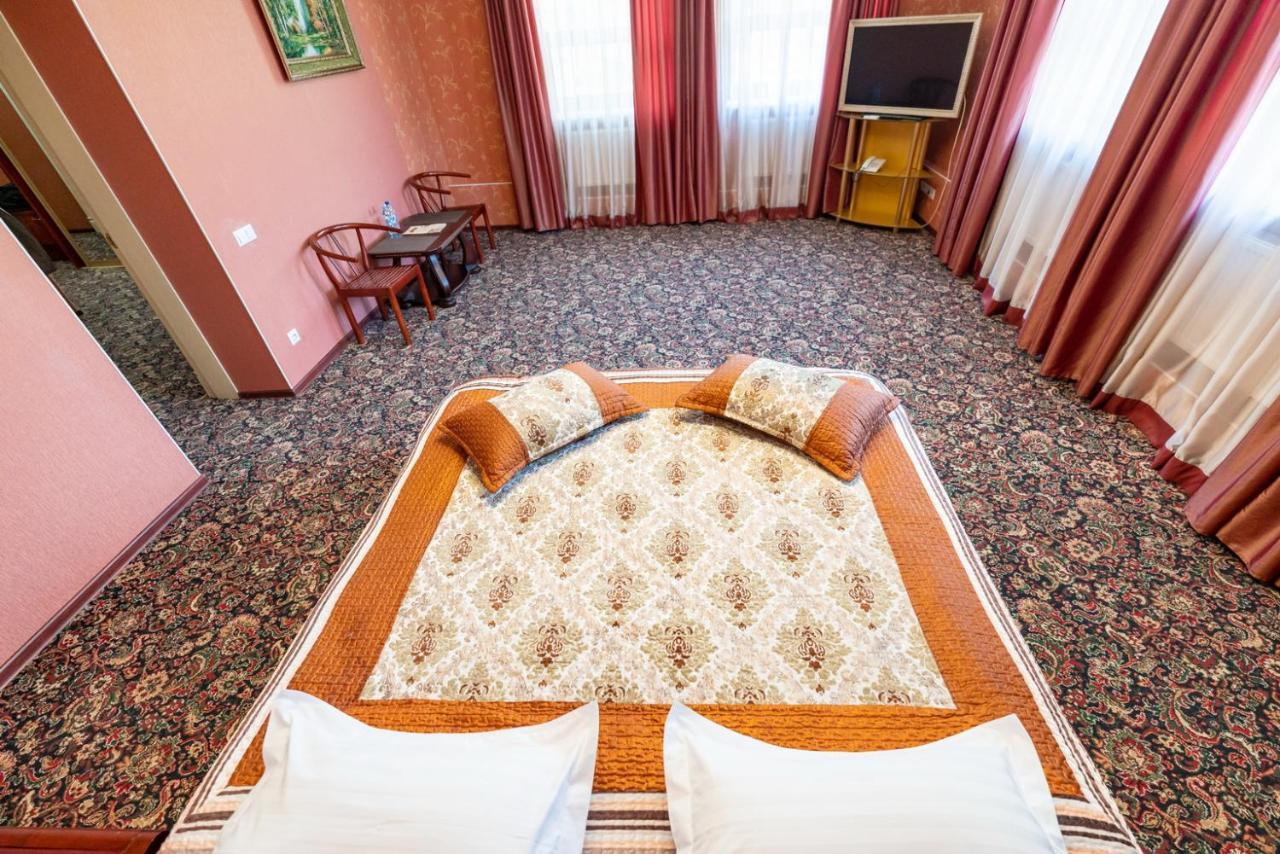 Sunrise Park Hotel Zaporizhia Esterno foto