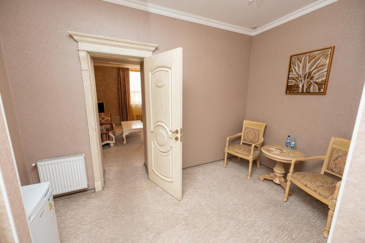 Sunrise Park Hotel Zaporizhia Esterno foto