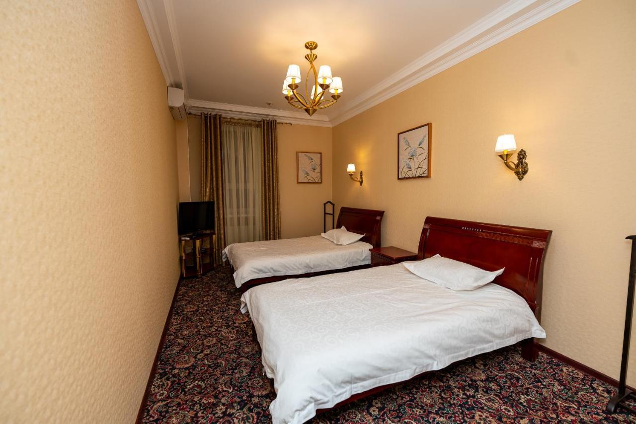 Sunrise Park Hotel Zaporizhia Esterno foto