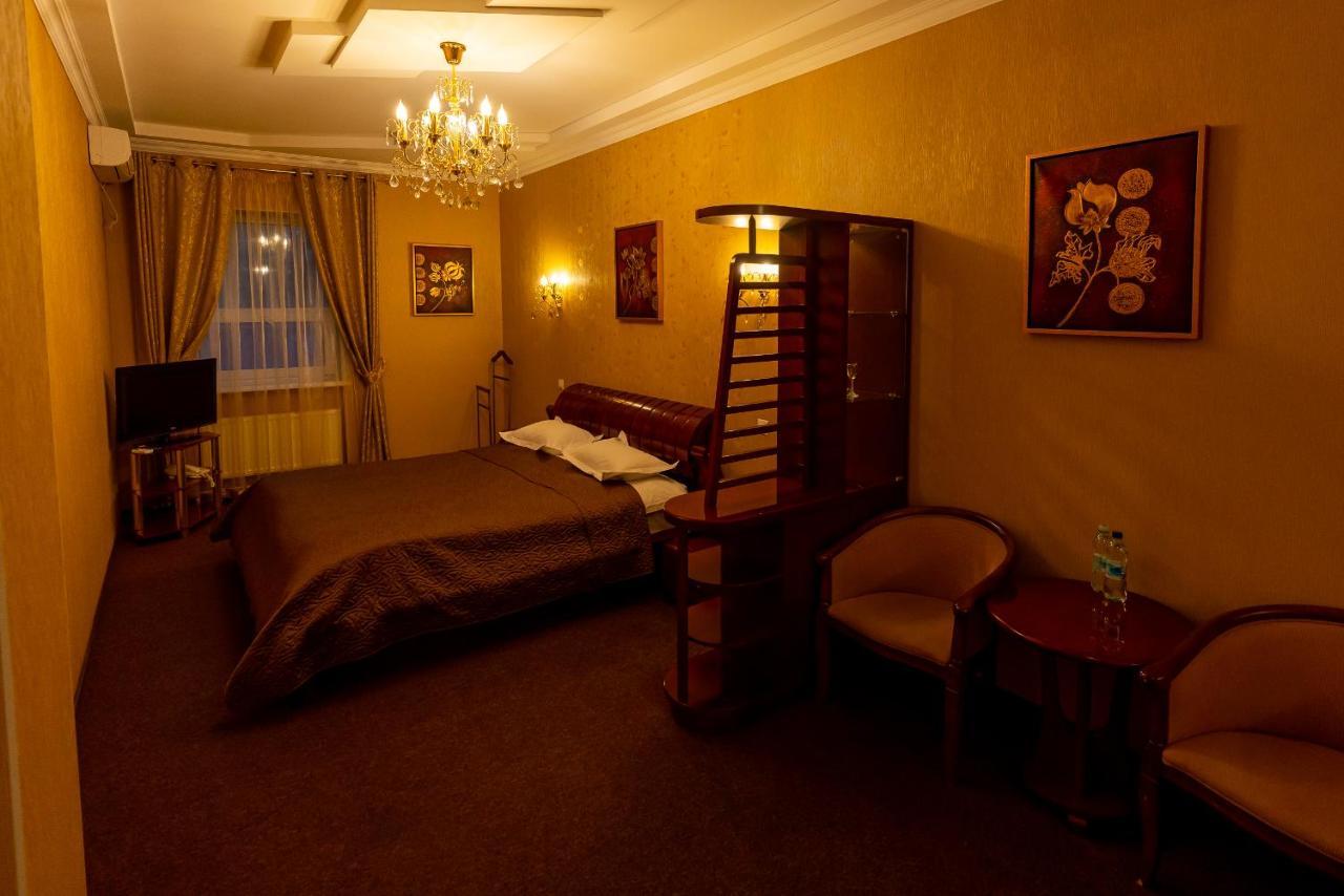 Sunrise Park Hotel Zaporizhia Esterno foto